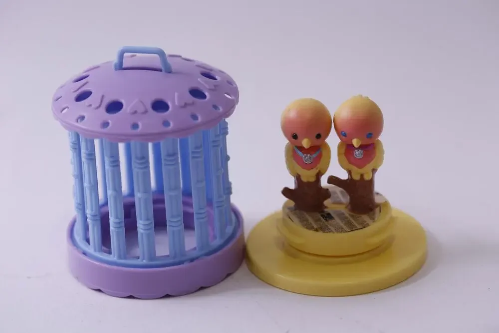 1993 Kenner, Littlest Pet Shop Kissing Love Birds with Cage, Toy ~ 250709-WH 412